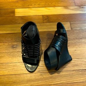 Kendall & Kylie madden girl sandals